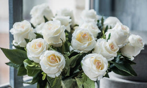 The Best Wedding Anniversary Flowers by Month